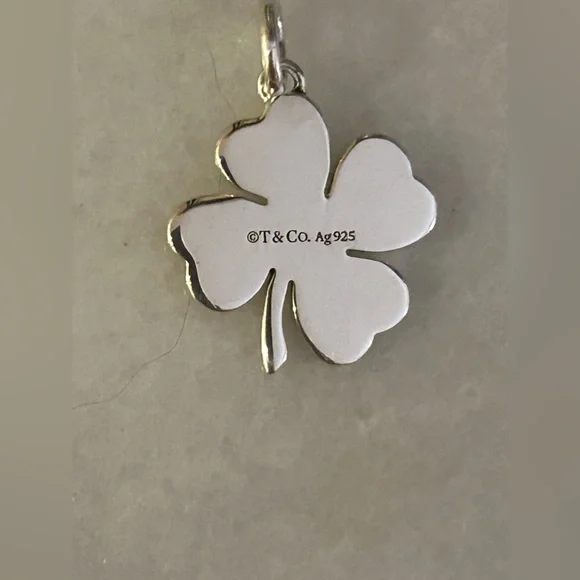 💯 authentic Tiffany and Co. Clover Leaf “GOOD LUCK” Charm! (Charm ONLY) - Picture 4 of 7